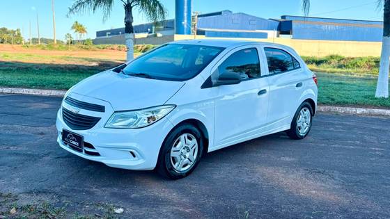 CHEVROLET ONIX 1.0 MPFI LT 8V FLEX 4P MANUAL CHEVROLET ONIX 1.0 MPFI LT 8V FLEX 4P MANUAL